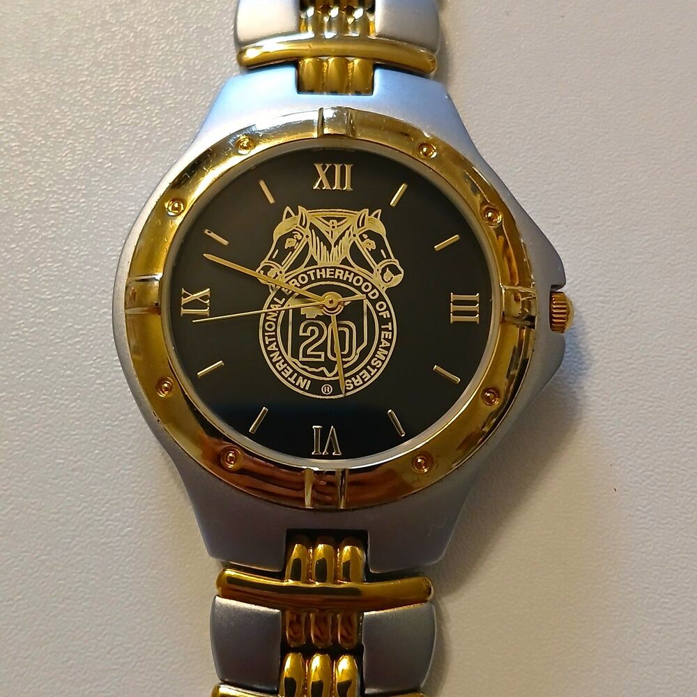 Y2K SEIU Local 1 Quartz Analog Two-Tone Metal Bracelet Watch Black Dial 37.6mm